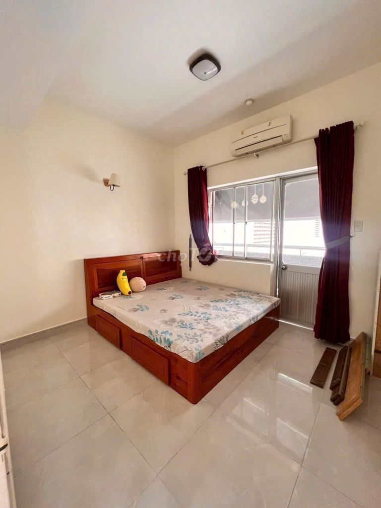 We need to rent the House of the Great Kingdom, three bedrooms, Full interior, nice house, now