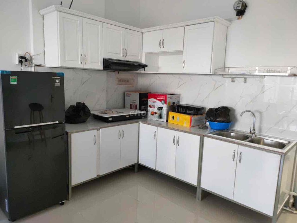 Rent Citizen Trung Sơn-- two bedrooms, two bedrooms, full of 'em.