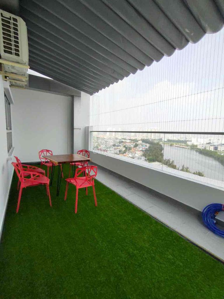 Rent Citizen Trung Sơn-- two bedrooms, two bedrooms, full of 'em.