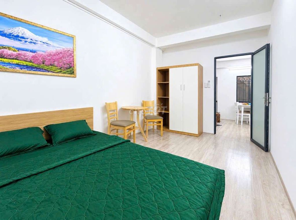 Rent the two bedrooms plus a new living room 100 percent near the shower.