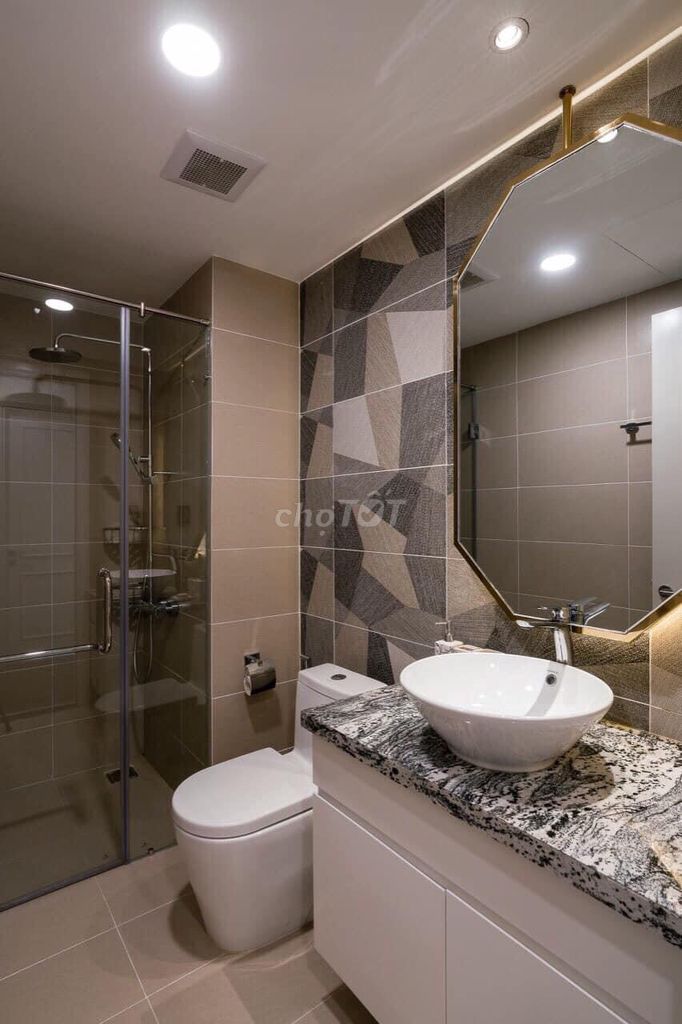 Two bedrooms. Two beautiful view toilets. It's empty.