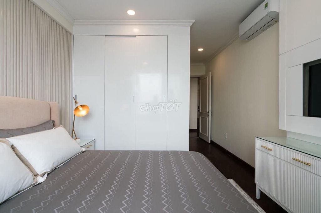 Two bedrooms. Two beautiful view toilets. It's empty.