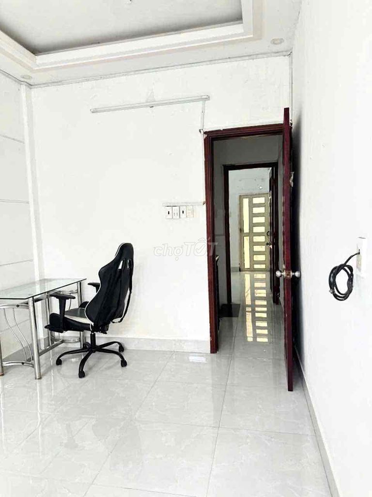 50 meters a floor. Two bedrooms. Two toilets near Phạm Văn Bạch.