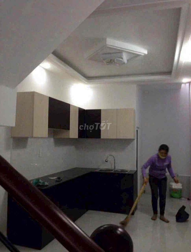 50 meters a floor. Two bedrooms. Two toilets near Phạm Văn Bạch.