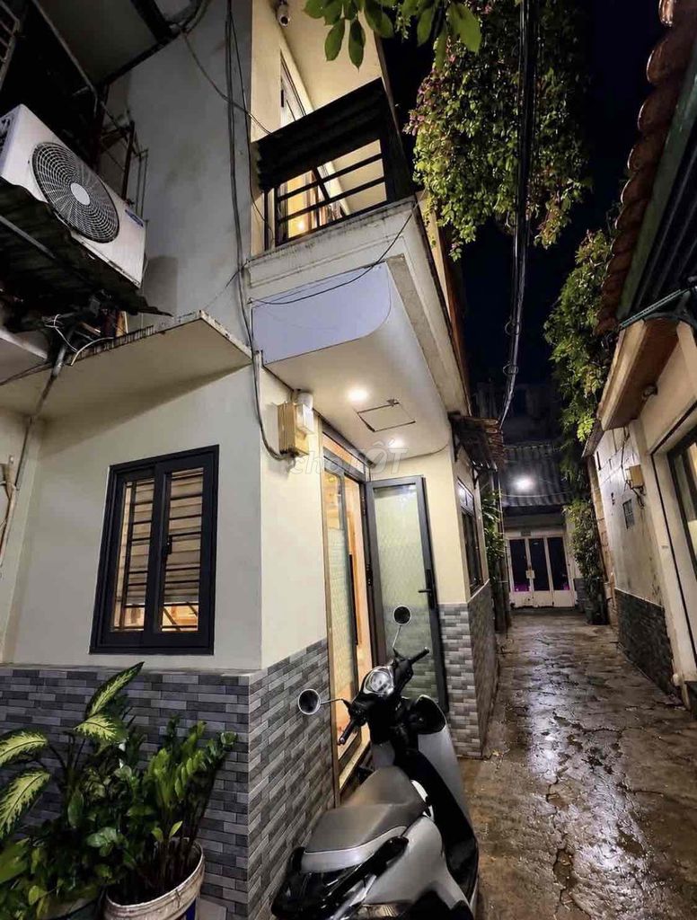 New house full N. Nice fall, ground one floor, suit yourself and Lv at home.
