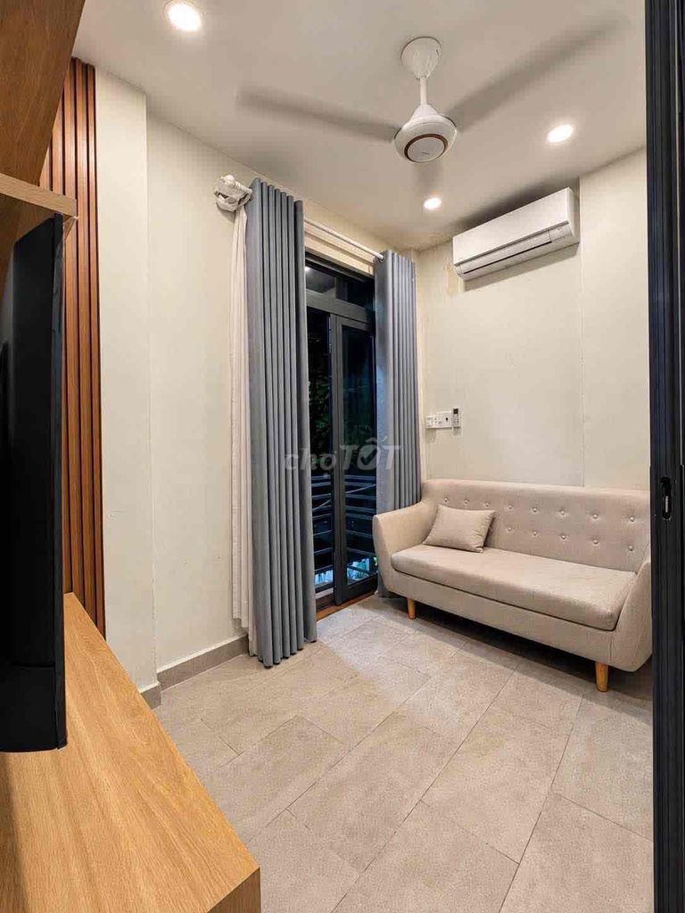 New house full N. Nice fall, ground one floor, suit yourself and Lv at home.