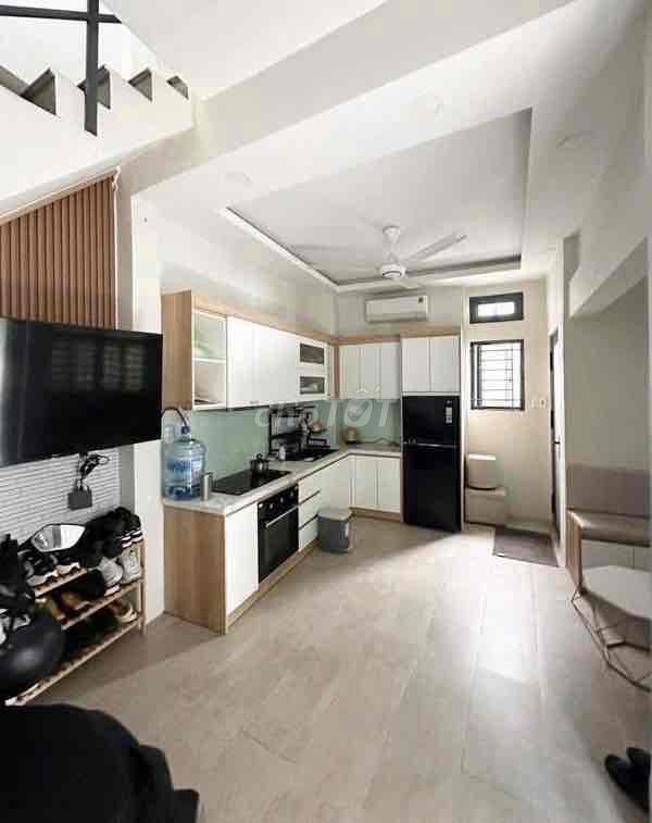 New house full N. Nice fall, ground one floor, suit yourself and Lv at home.