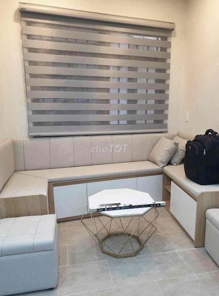 New house full N. Nice fall, ground one floor, suit yourself and Lv at home.