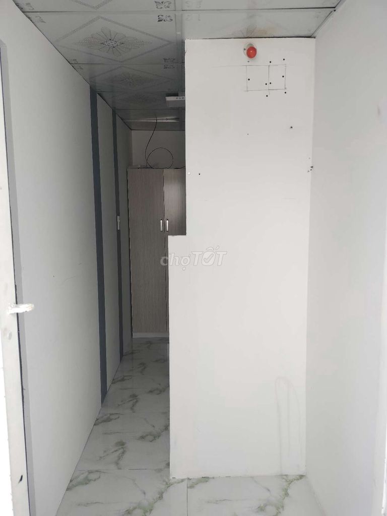 Rent the whole place next to the Bình Hưng police.