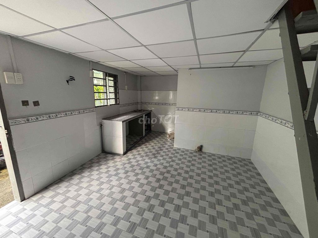 Rent a safe house in Bình Thạnh County.