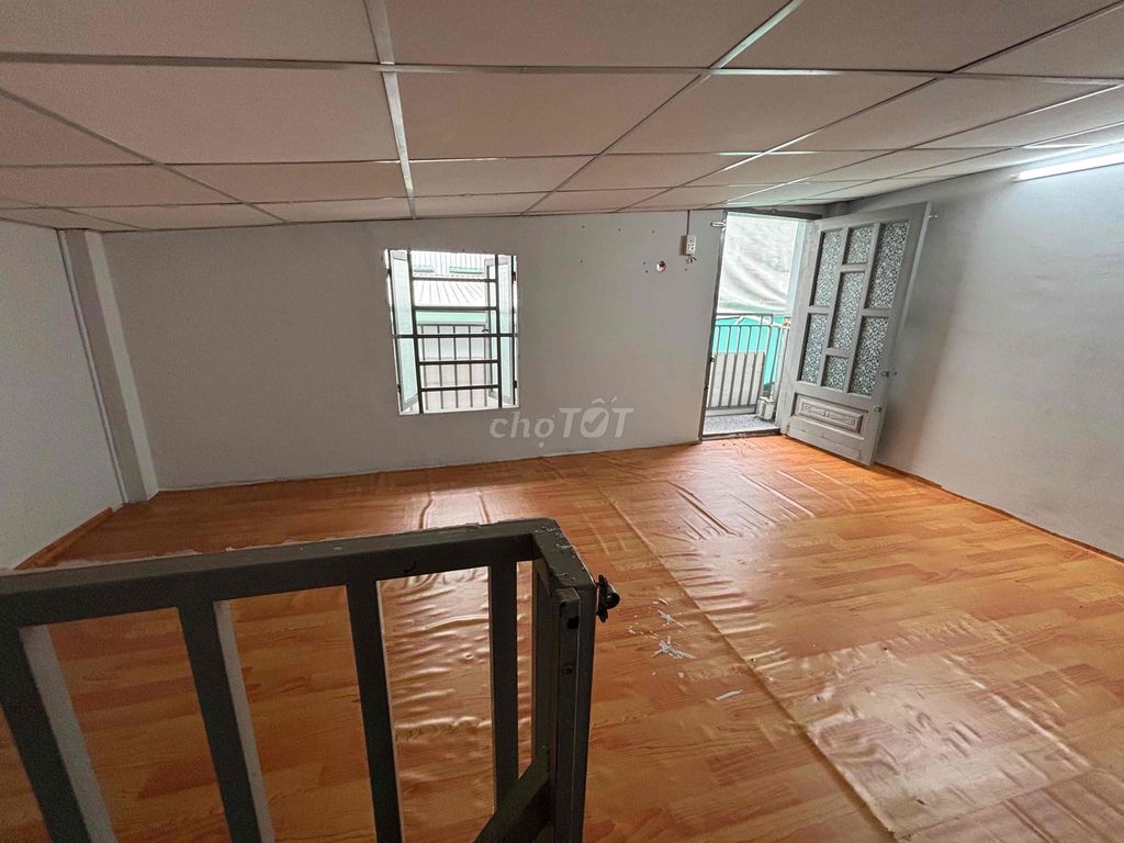 Rent a safe house in Bình Thạnh County.