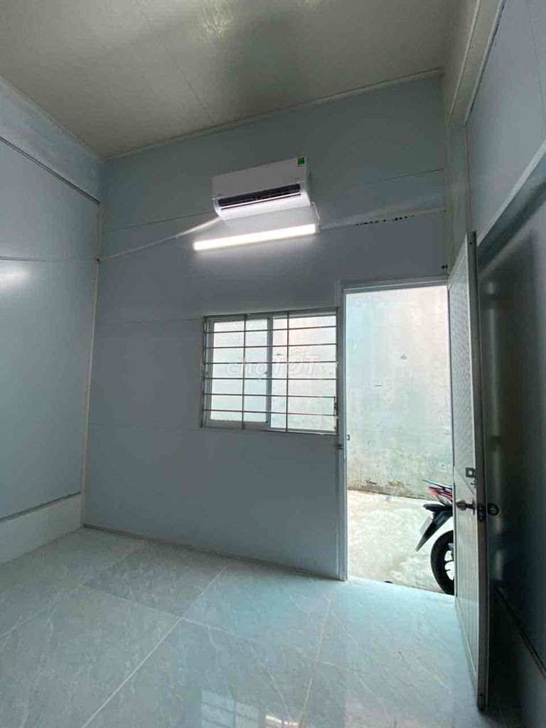Rent an alley room to the door