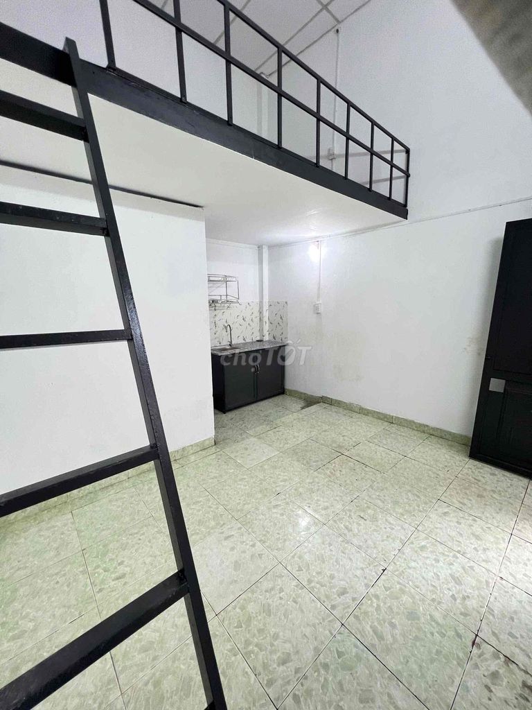 The open room is on 18th, Linh Trung, Thủ Đức.