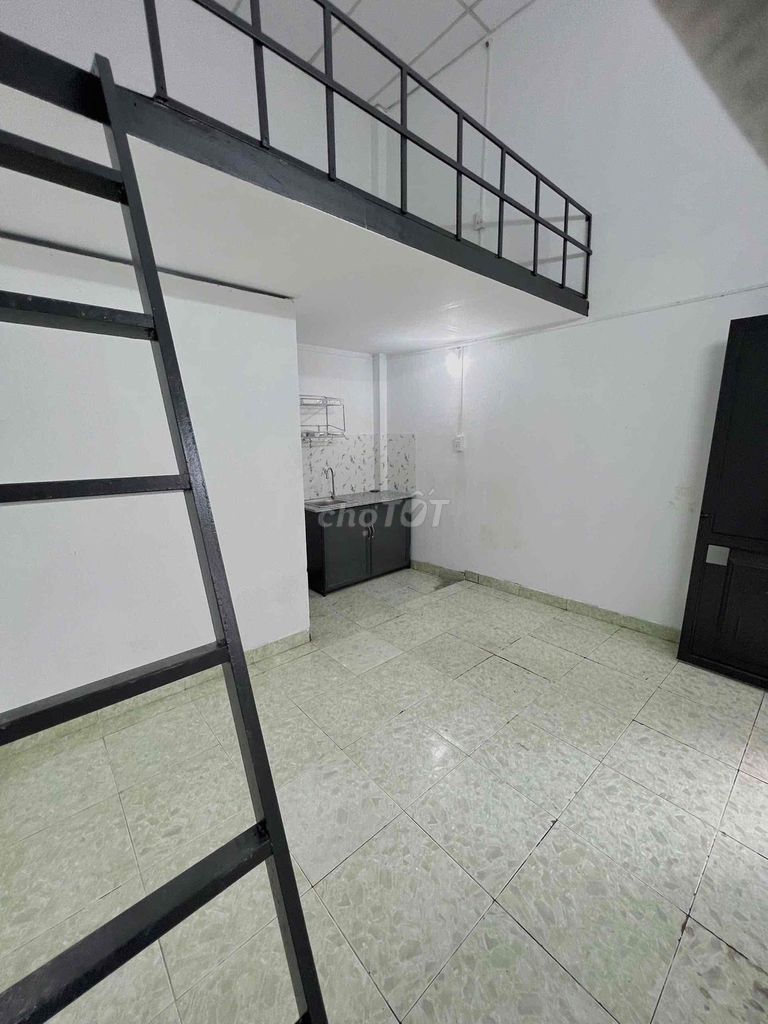 The open room is on 18th, Linh Trung, Thủ Đức.