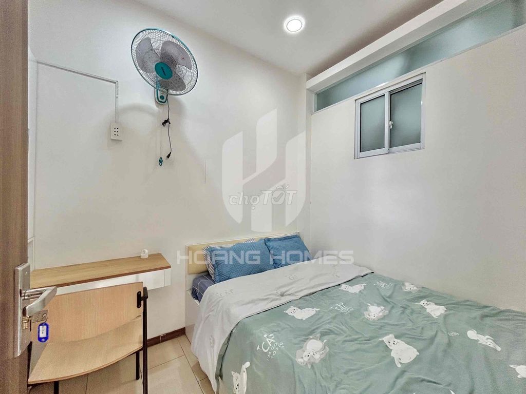 Rent a balcony/ window- Lakeview City.