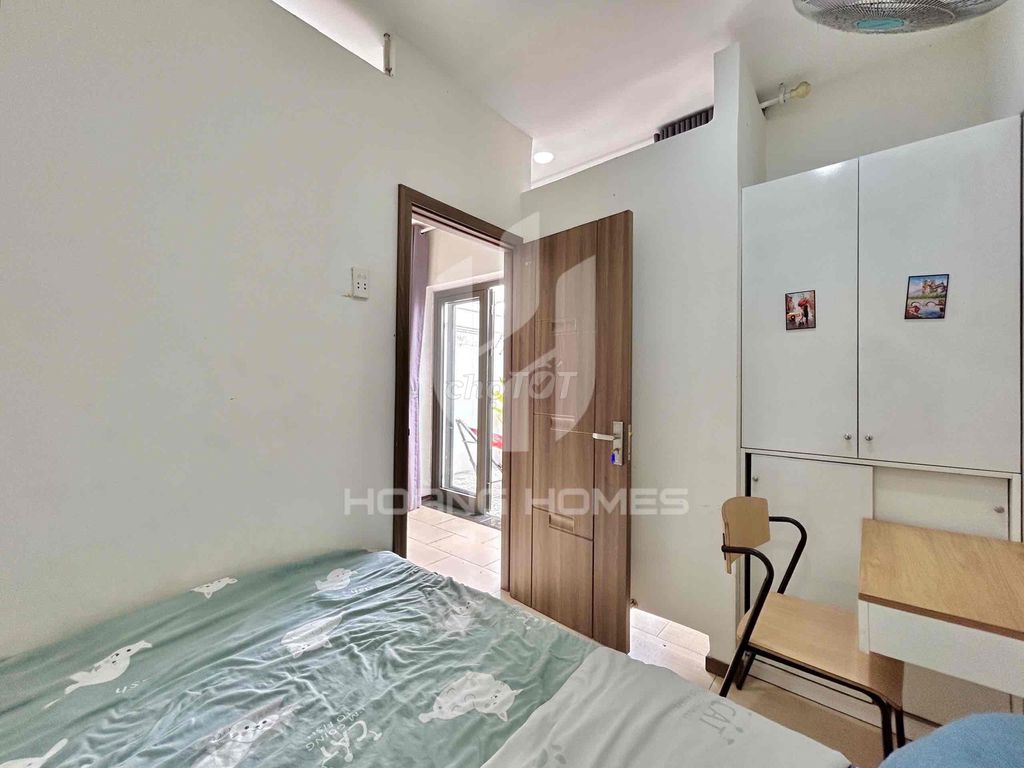 Rent a balcony/ window- Lakeview City.