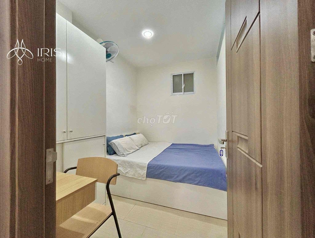 Rent a balcony/ window- Lakeview City.