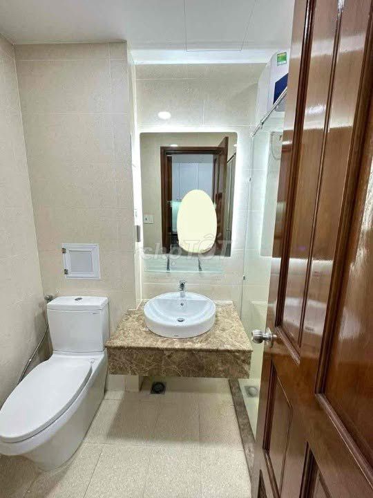 Rent Sky Center, Deluxetel, 36m2, no furniture, 10 million