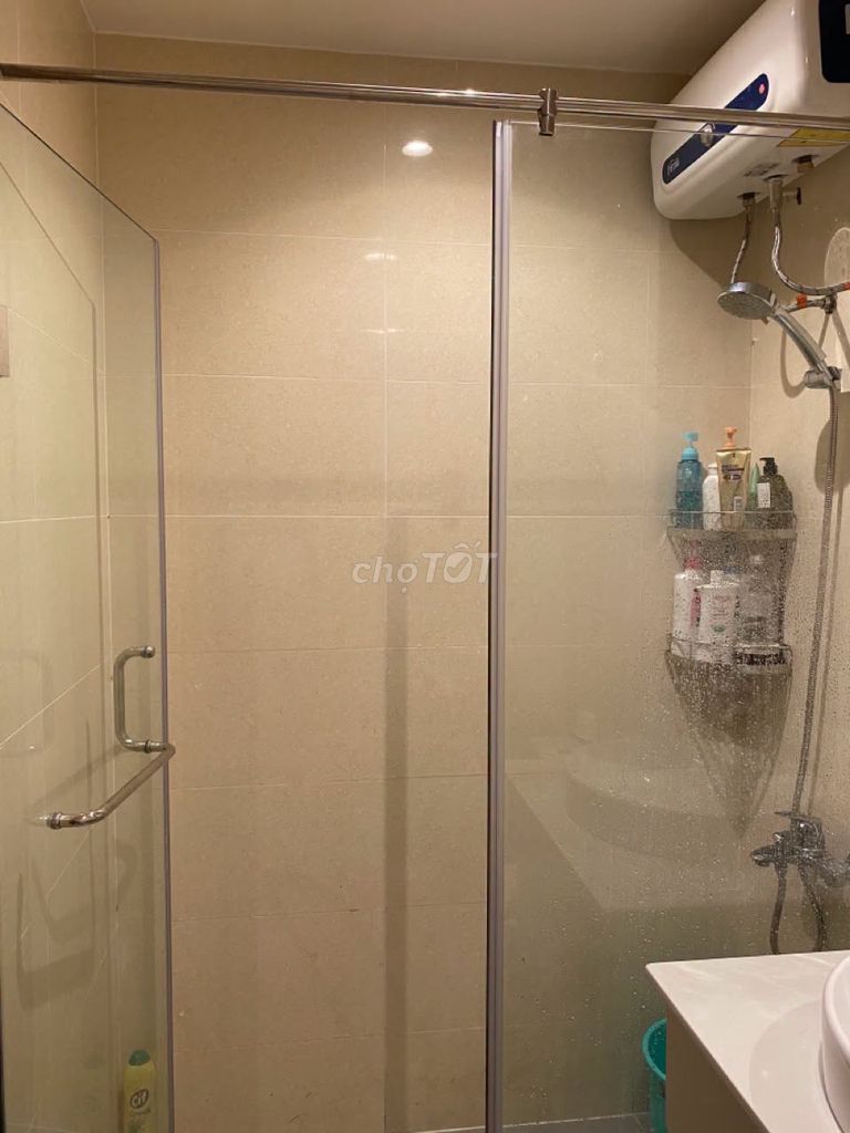Rent Sky Center, Deluxetel, 36m2, no furniture, 10 million