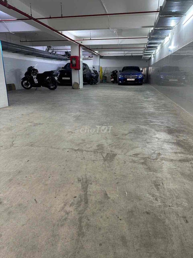 Two bedrooms. One living room with a place to park in the Royal Park.