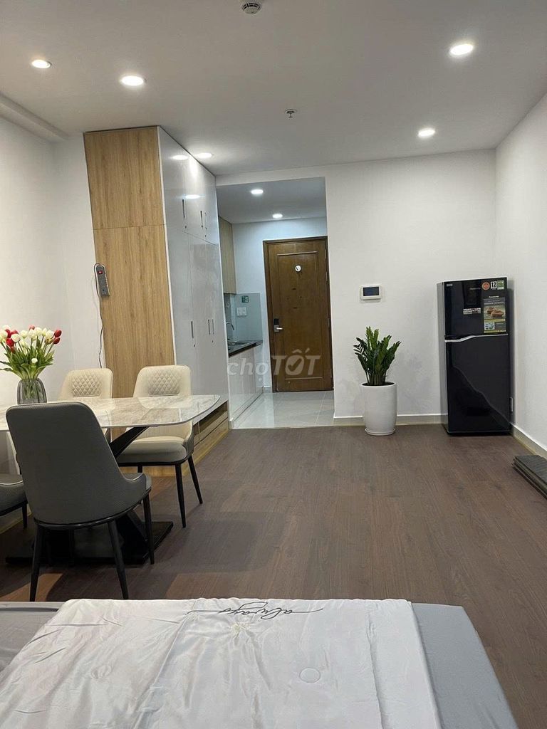 Rent the Officetell apartment, Sky Center, 36 m2, the empty house, for 10 million a month.