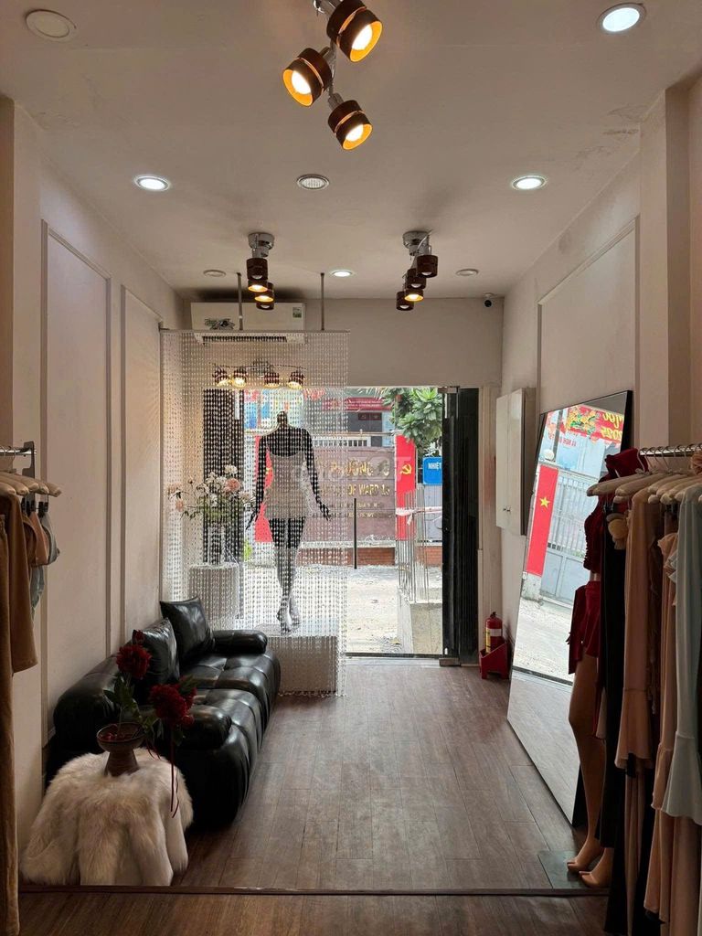 Rent one Nguyễn Đình Chính, 017 15, Q. Bedroom, 22 million.