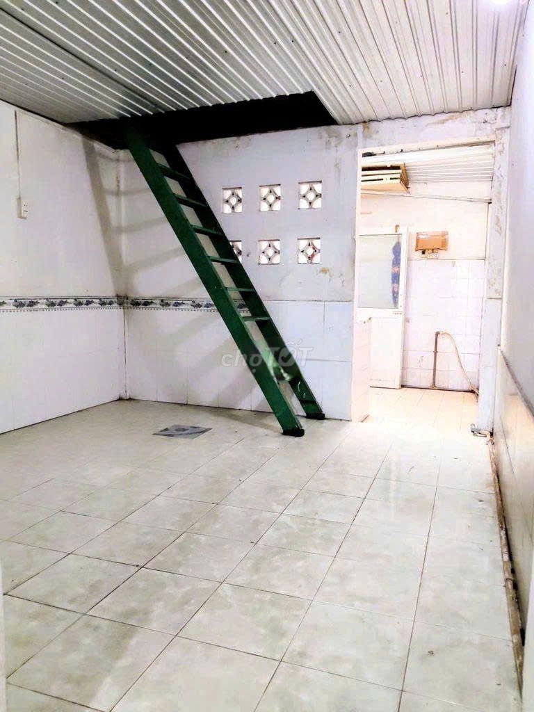 Rent a Phan Văn Trị, 011 11, Q. Bth, 17 million.