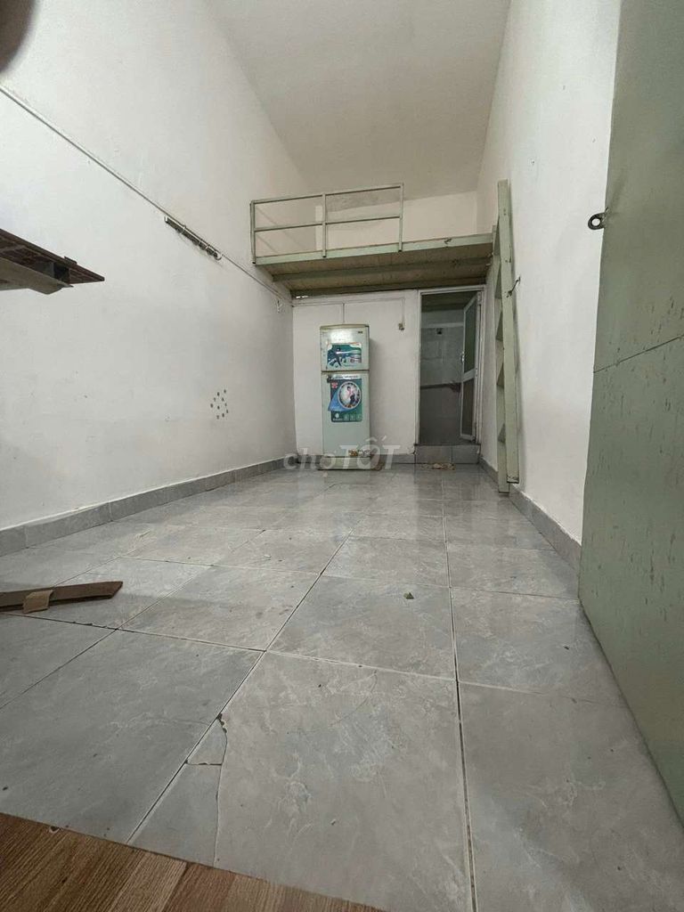500 meters from the University of Constitution, near the 9th car, bv Tân Phú