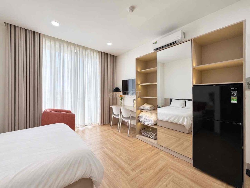 It's a nice place like a hotel - a very soft price for a quick tenant!