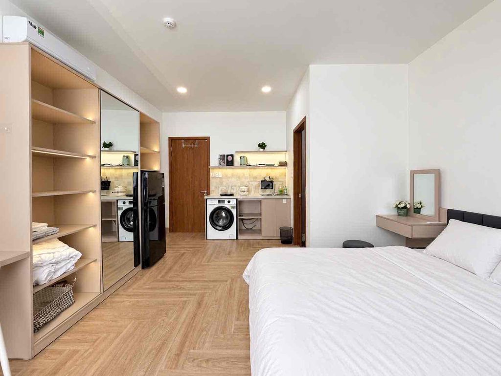 It's a nice place like a hotel - a very soft price for a quick tenant!
