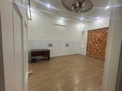 Drop the rent for the original house 90/2 Bạch Đằng