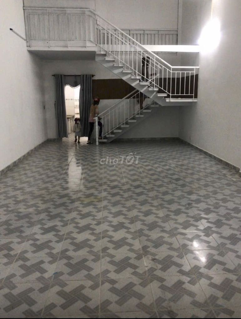 Rent Lê Trọng Tấn P Tây Thạnh Street. The area of 5 x 20 meters is a two-size bubble.