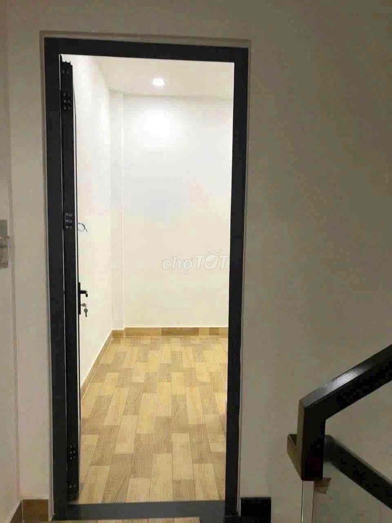 The alleyhouse is parked at three bedrooms. Four Lê Đức Thọ toilets.