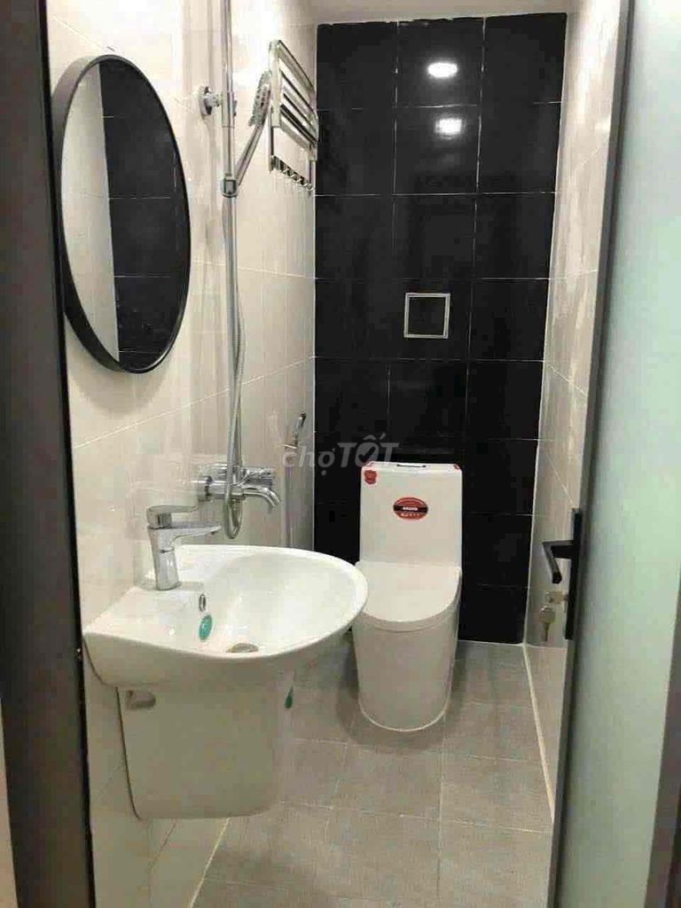 The alleyhouse is parked at three bedrooms. Four Lê Đức Thọ toilets.