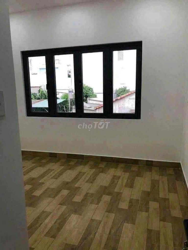 The alleyhouse is parked at three bedrooms. Four Lê Đức Thọ toilets.