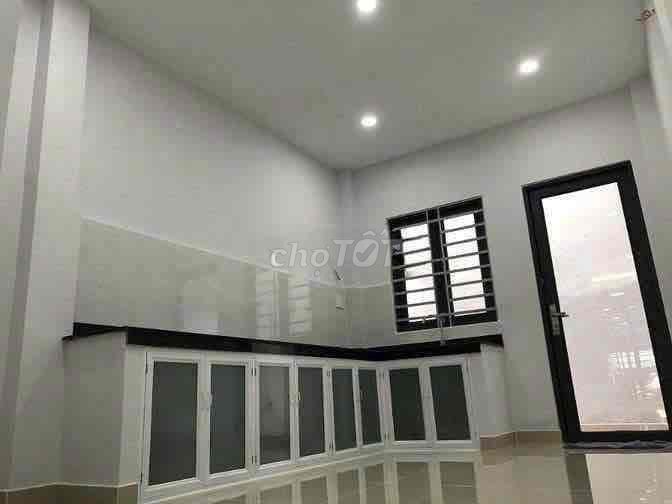 Rent Phan Văn Trị Bình Thạnh 60 m2 floors 19 million a month.