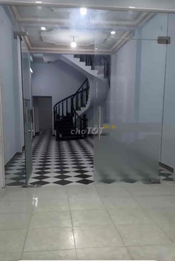 Central front house for rent