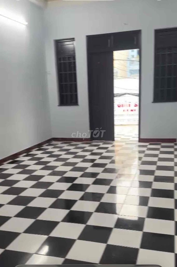 Central front house for rent