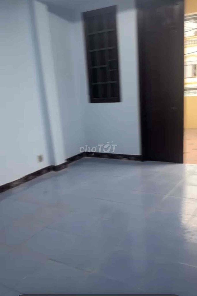 Central front house for rent
