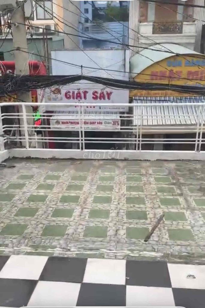 Central front house for rent