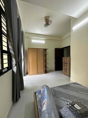 Rent the Phạm Hùng room in place.