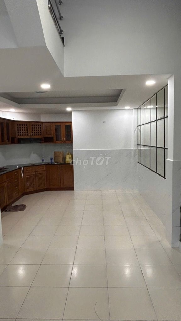 Rent a nice new house at Tân Hưng, 7-- 128 M2, 4 bedrooms, 17 million a month.