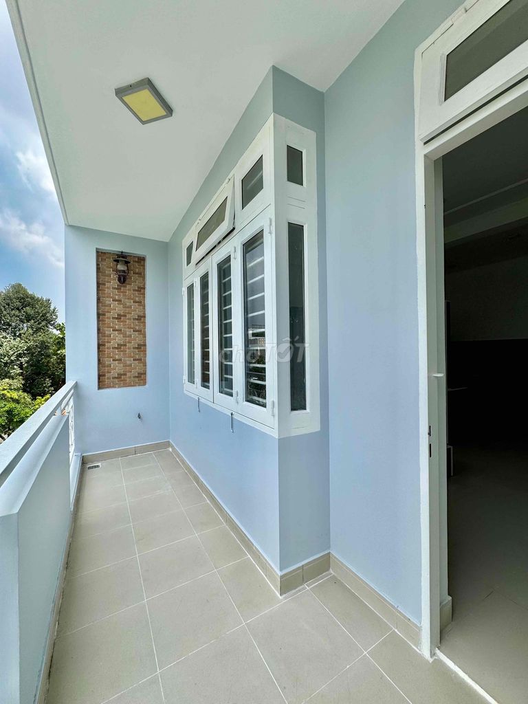 - The new super-wide balcony room - 7 District 8 is 5.5 million.
