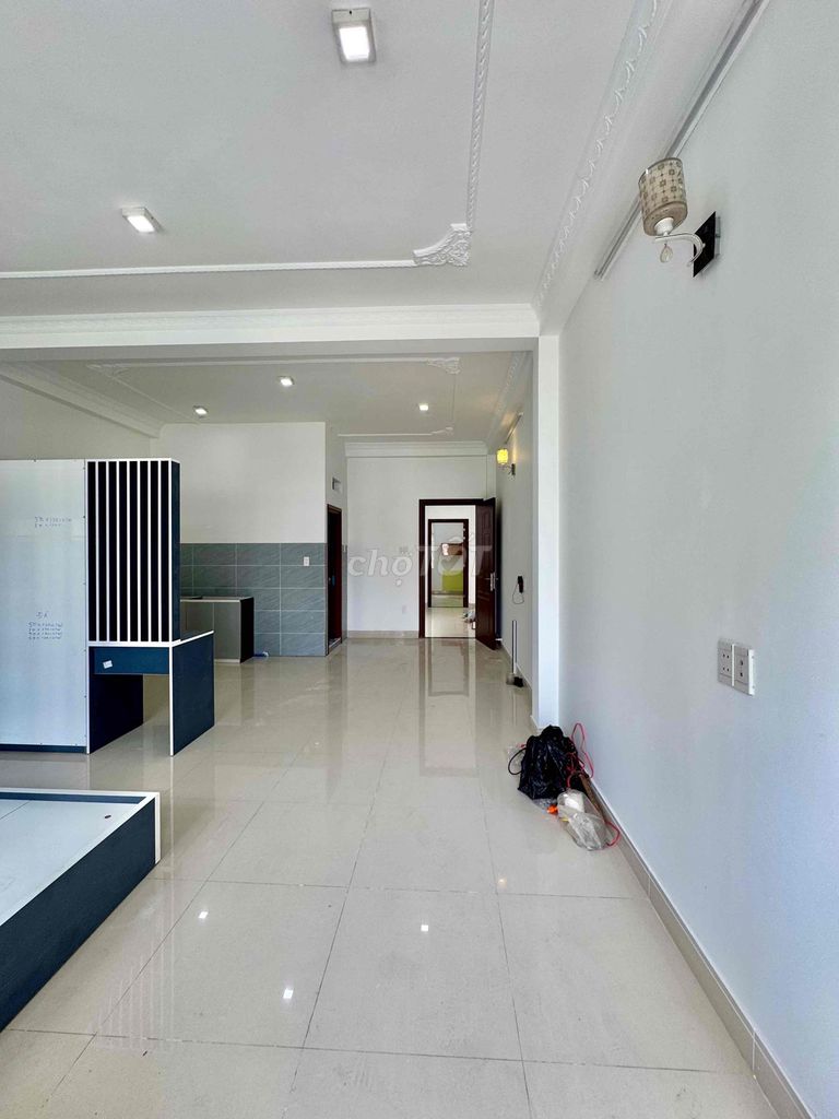 - The new super-wide balcony room - 7 District 8 is 5.5 million.