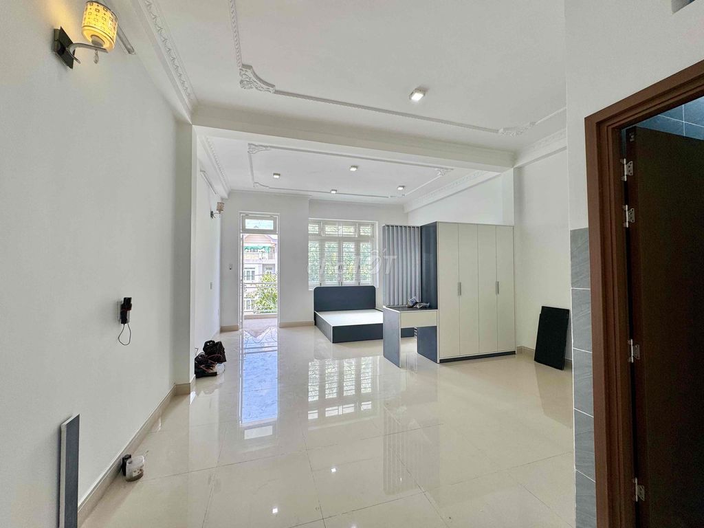 - The new super-wide balcony room - 7 District 8 is 5.5 million.
