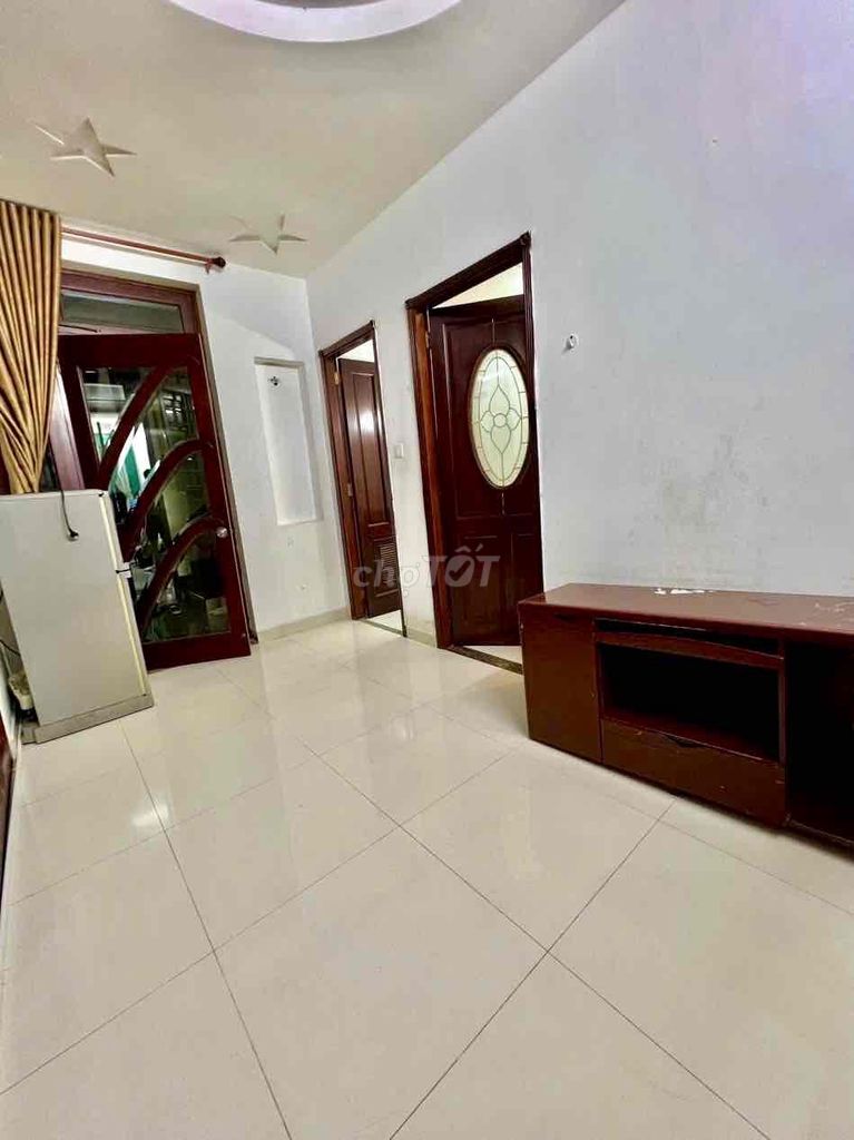 Tạ Quang Bửu interior area 8-- 1 bedroom at 6 million7 wide
