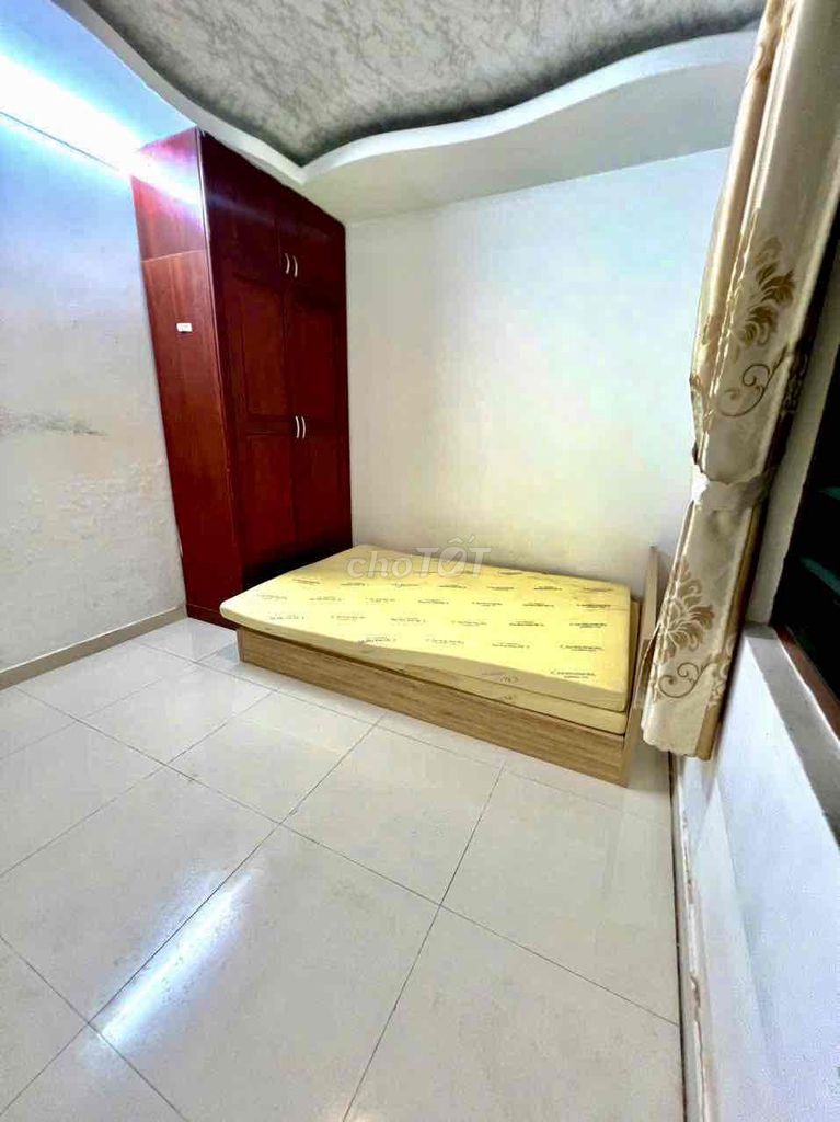 Tạ Quang Bửu interior area 8-- 1 bedroom at 6 million7 wide