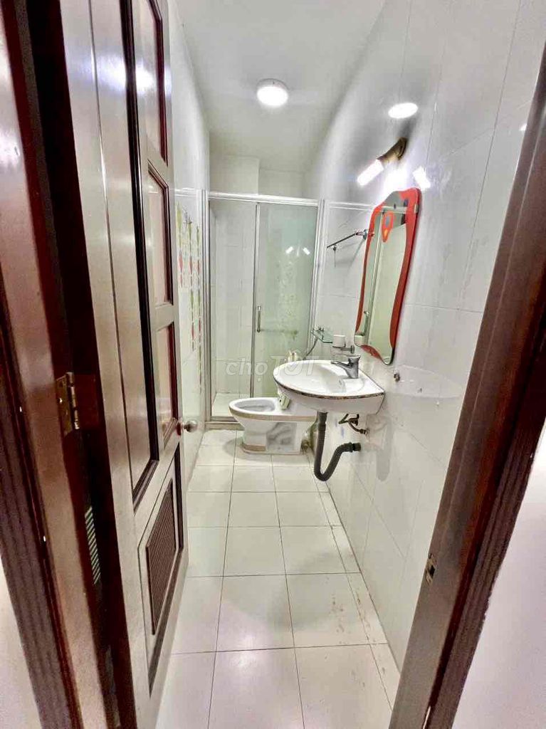Tạ Quang Bửu interior area 8-- 1 bedroom at 6 million7 wide