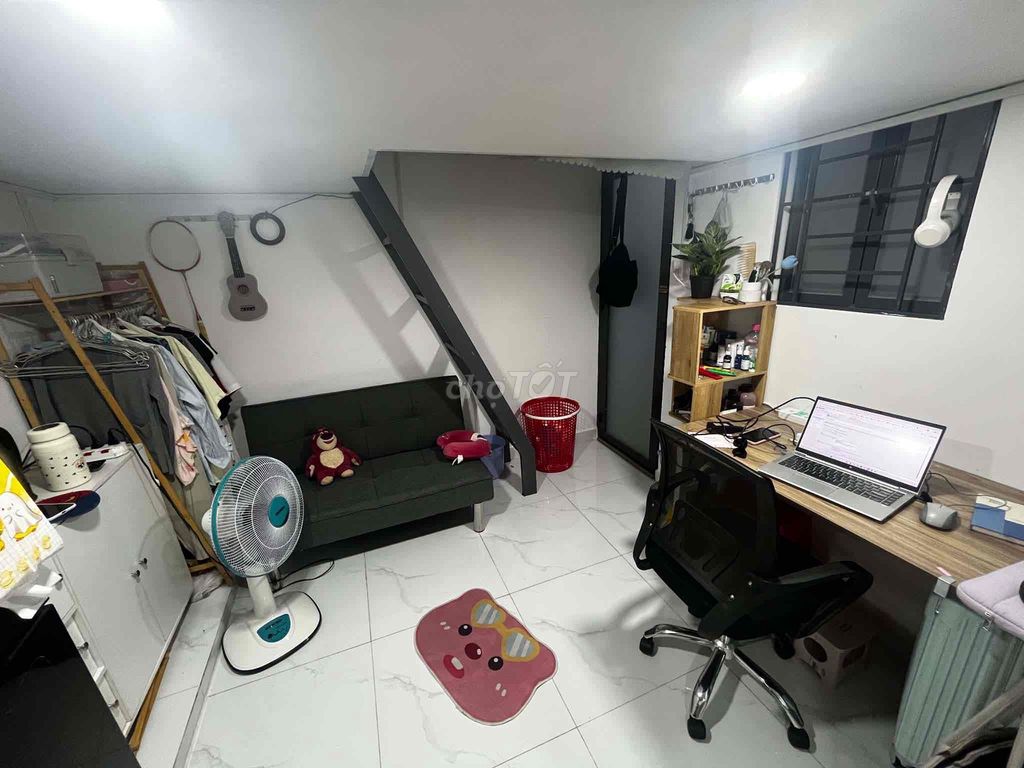 Rent is at Bình Thạnh Center, 20/10 before closing hard.