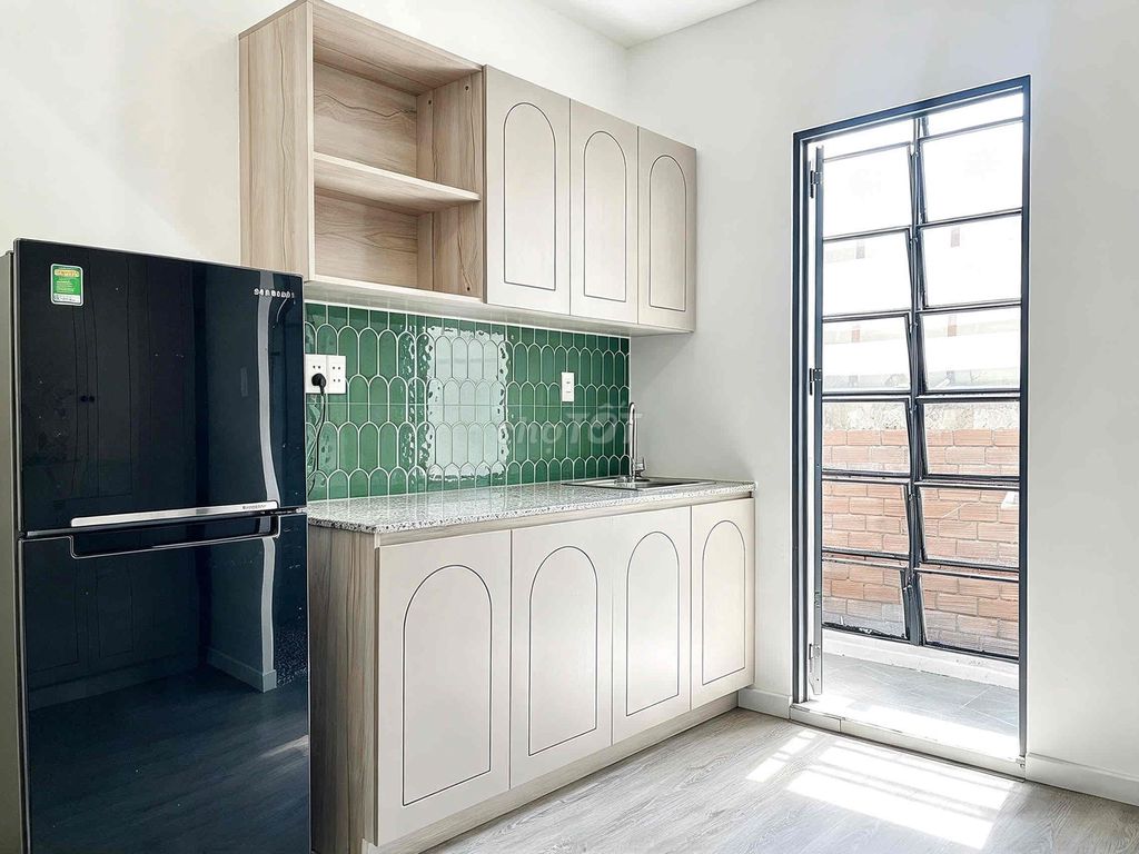 Rent the apartment. One bedroom. 30 meters. There's a washing machine in front of Nguyễn Gia Trí.